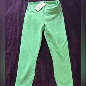 Fabletics define high waisted, capri leggings • medium/8